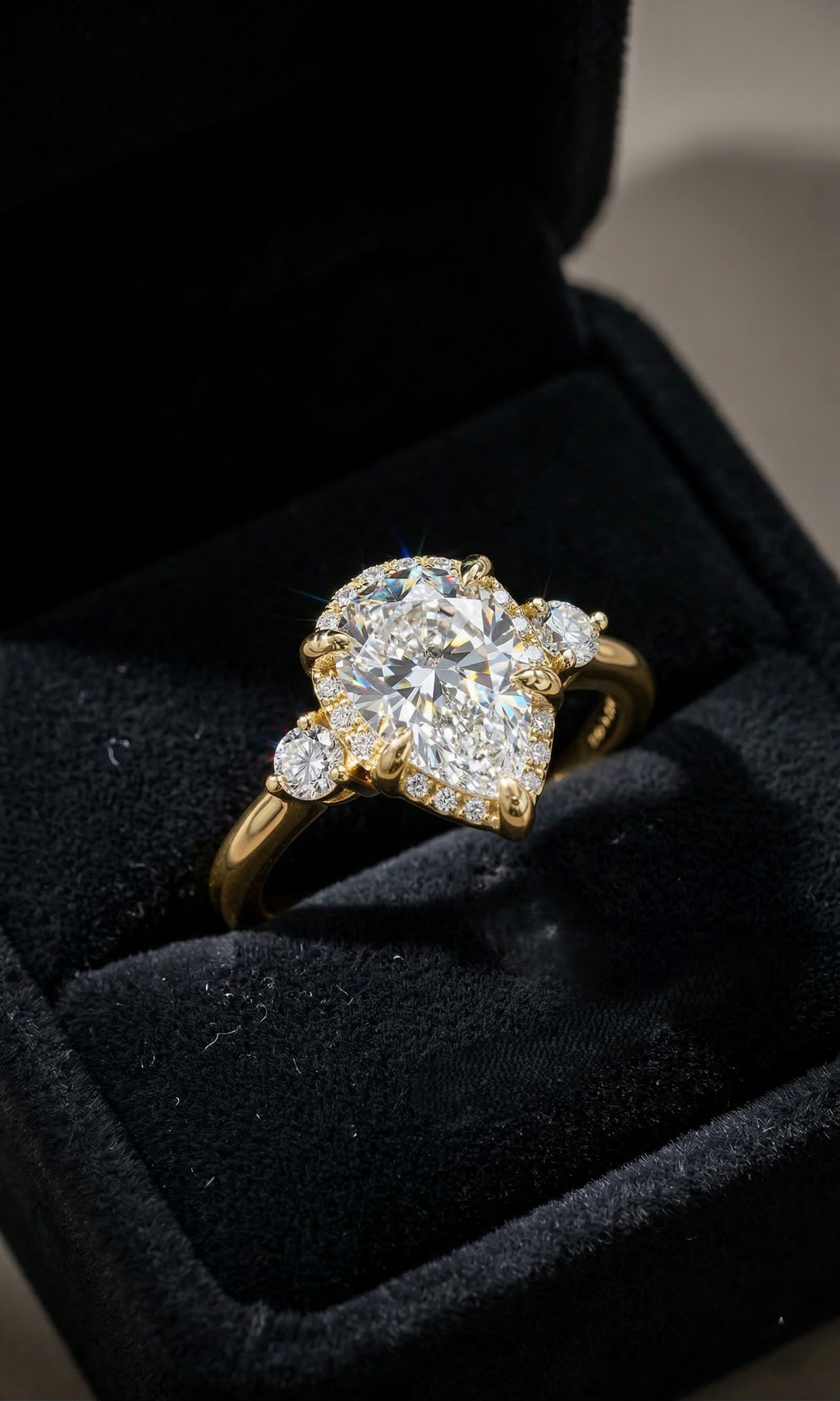 Ethereal Comet Ring