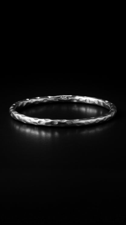 Eterisk Loop Ring