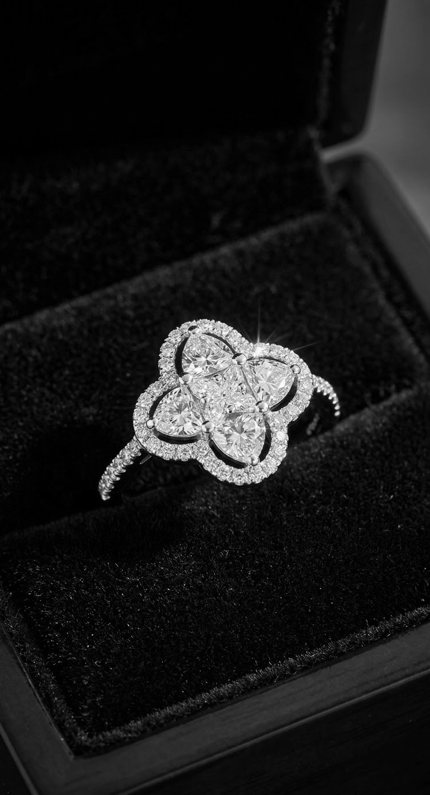Clover Elegance Ring