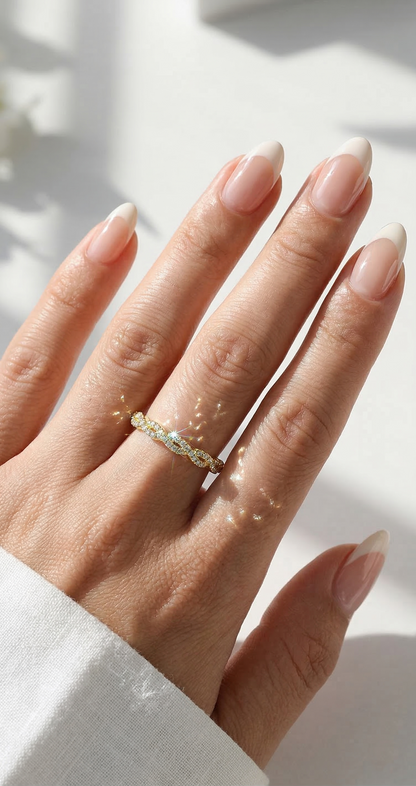 Sparkling Swirl Ring