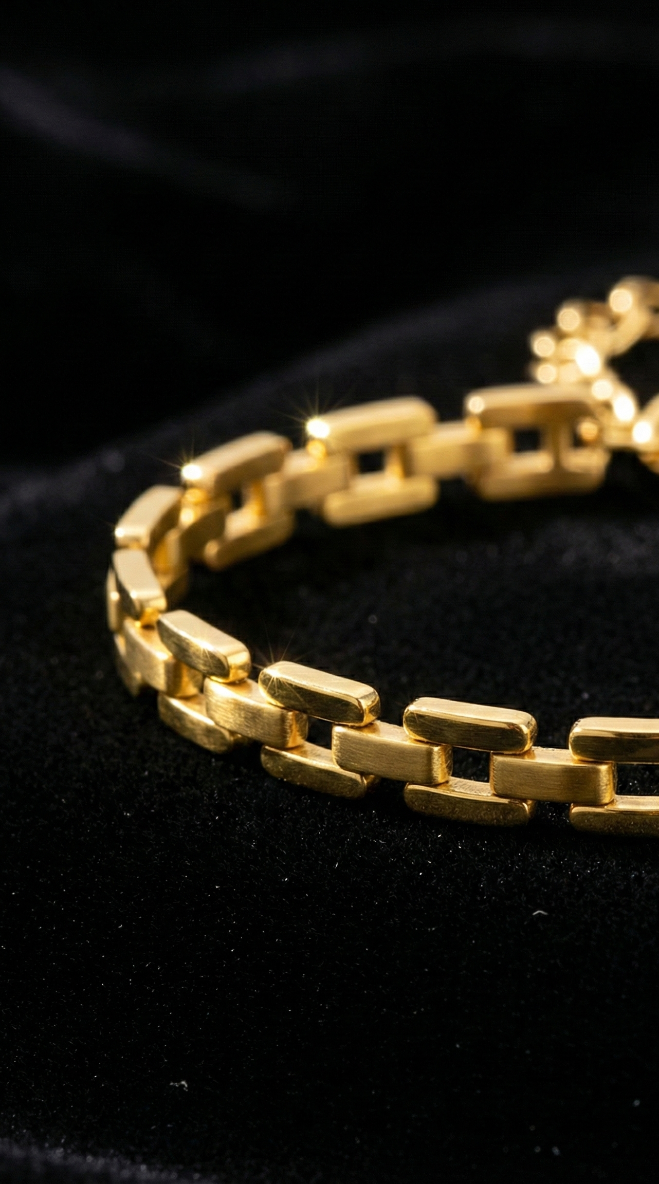 Interlocked Couture Bracelet