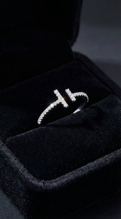 Queen’s Luster Ring