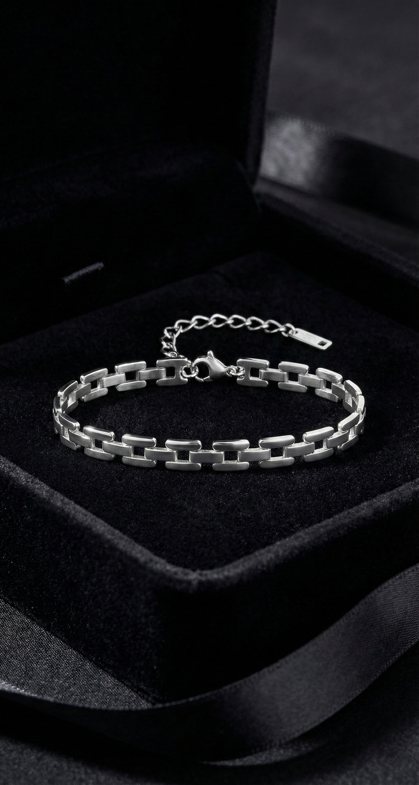 Interlocked Couture Bracelet