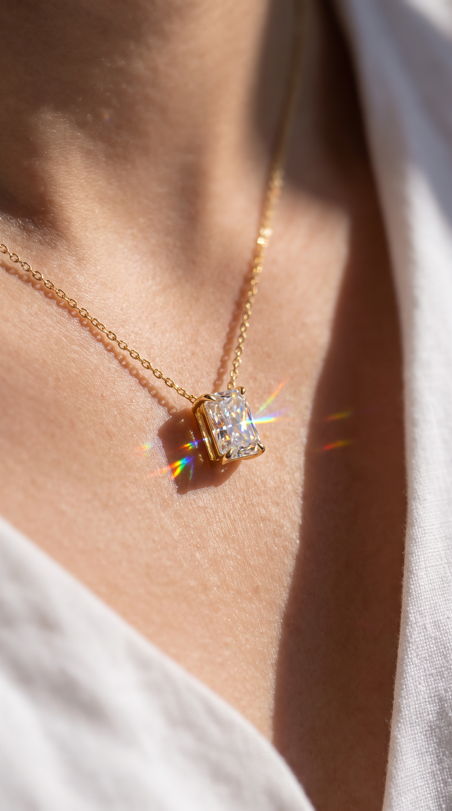 Iceberg Radiance Necklace Gold