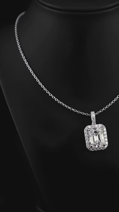 Solstice Gleam Necklace