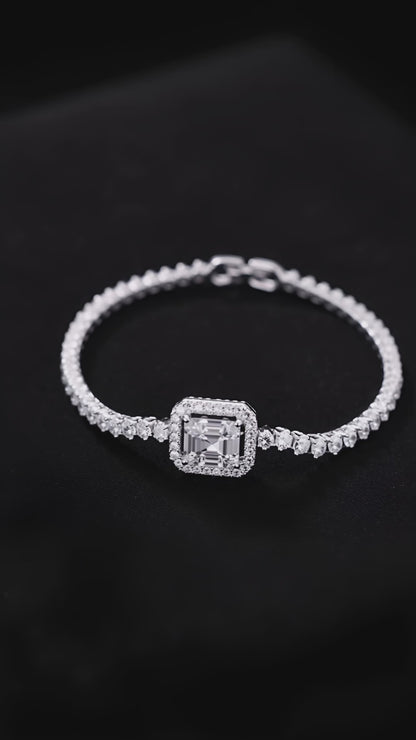 Crowned Gleam Bracelet