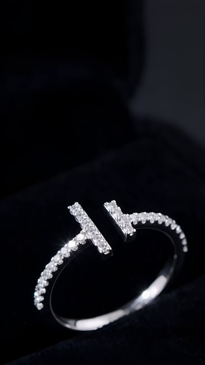 Queen’s Luster Ring