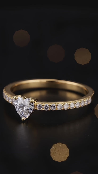 Anillo de susurro romántico