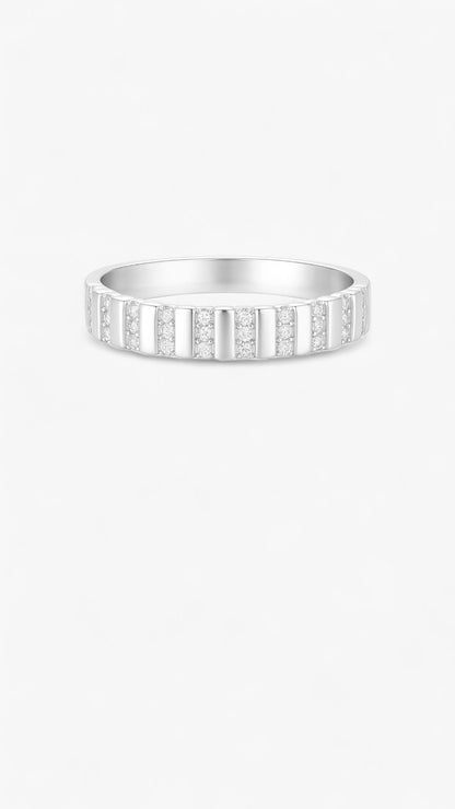 Schimmernder Wasserfallring