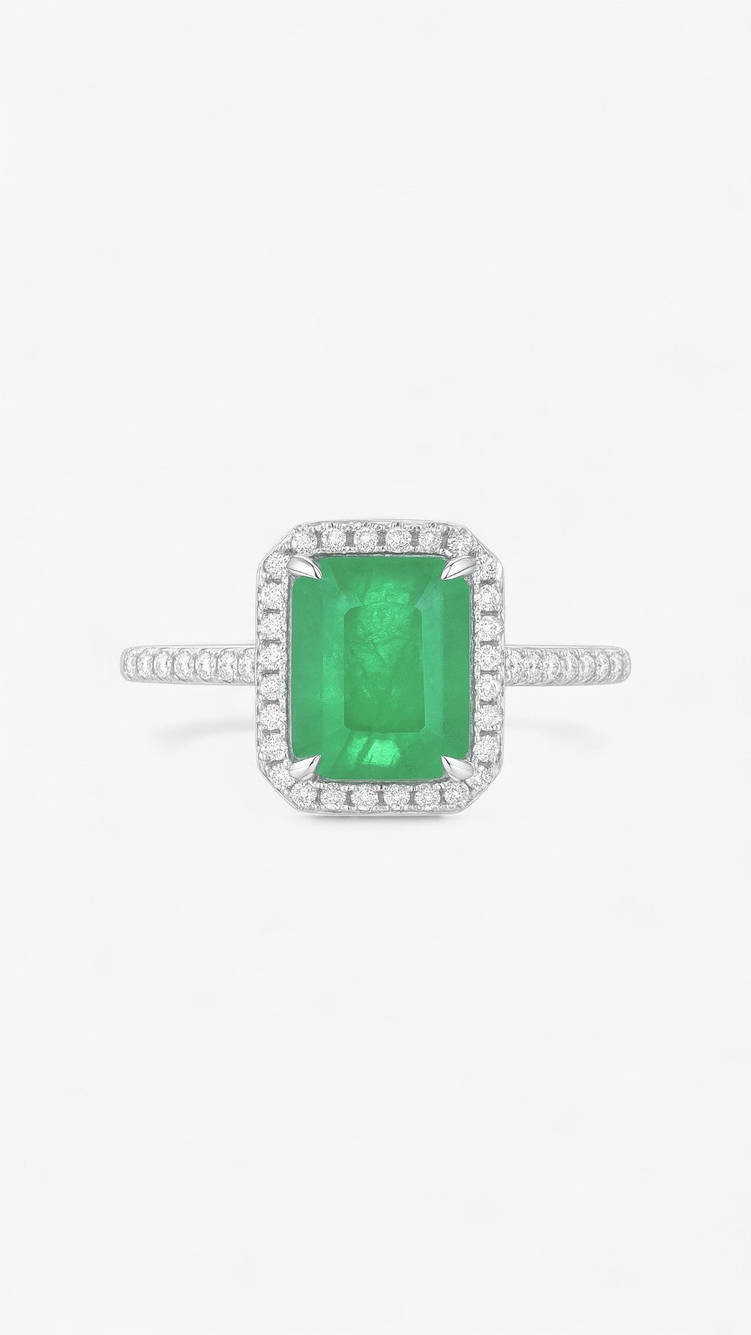 Emerald Majesty Ring