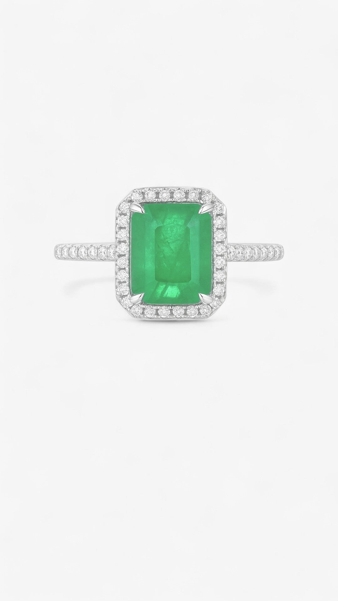Emerald Majesty Ring
