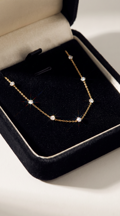 Scattered Stars Necklace Gold