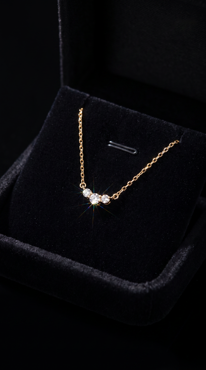 Trinity Glow Necklace Gold
